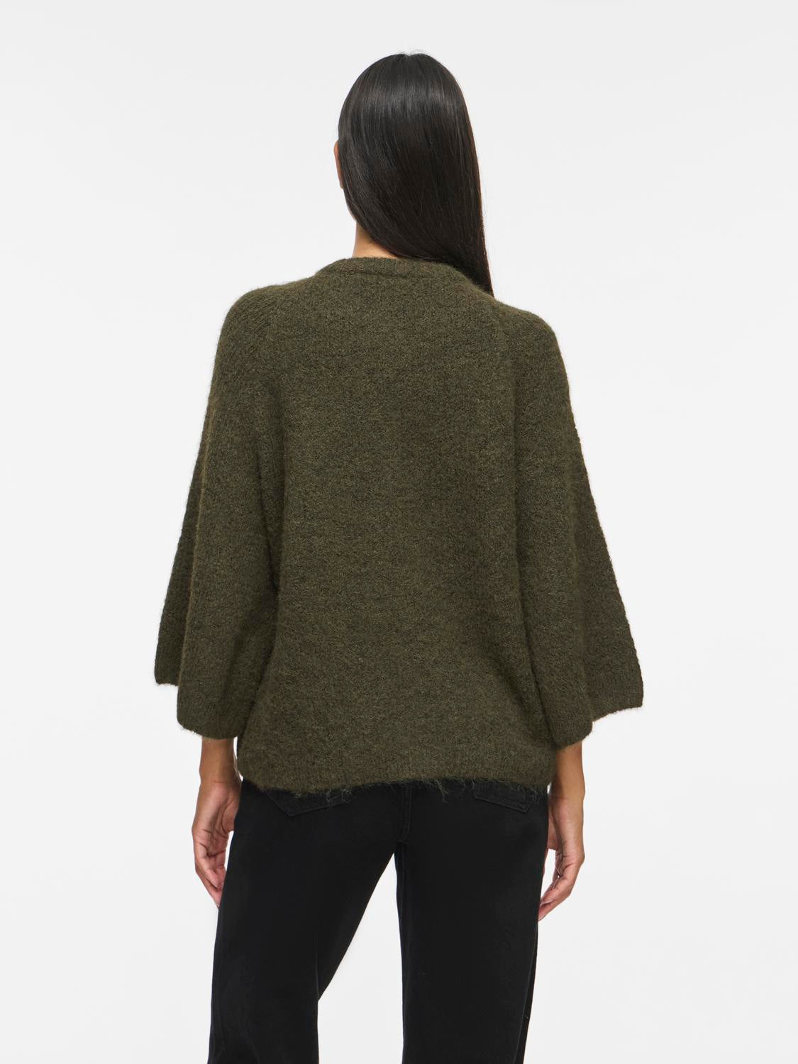 model_shot-back